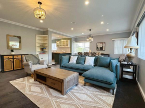 SandyBay Garden Hideaway